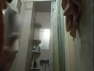 pillada en la ducha