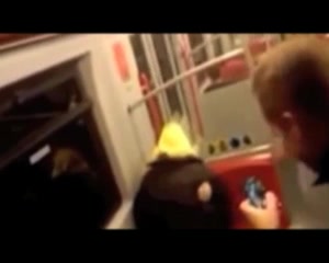 Salope baise dans le metro