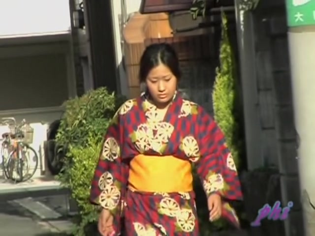 Teen Asian dressed in traditional clothes got boob sharked