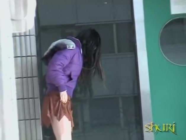 Dancing Japanese babe got skirt sharked on the street