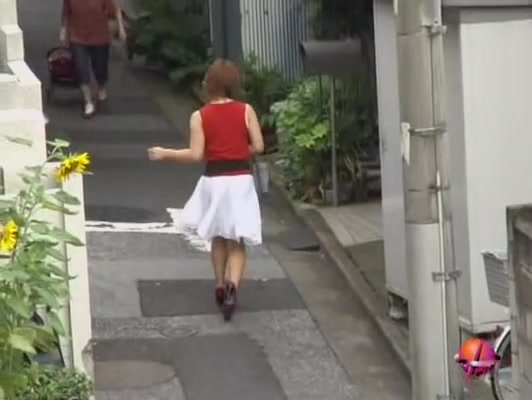 Japanese girl with no panties in a wild sharking video