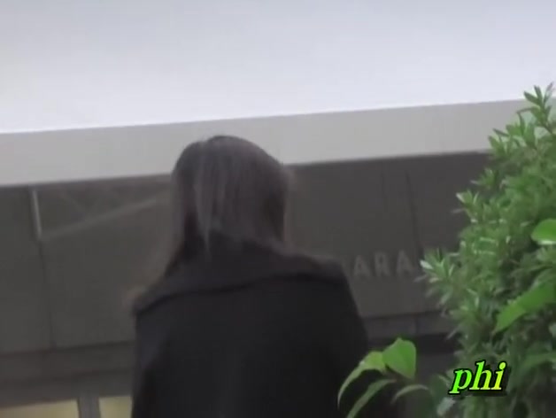 Japanese sharking video shows a woman wearing no panties