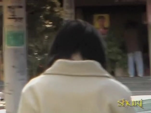 Public sharking of a cute Japanese babe in a narrow street