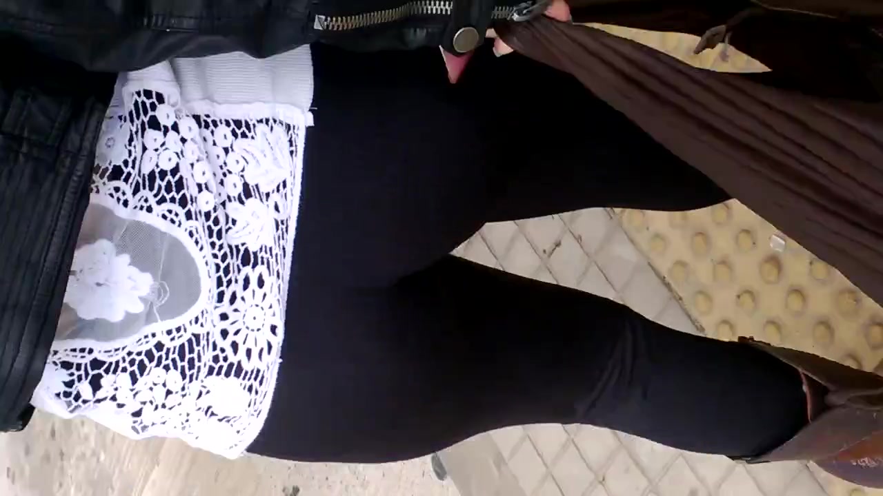 SDRUWS2 - DELICIOUS BUTT IN TIGHT PANTS AT THE BUS STOP