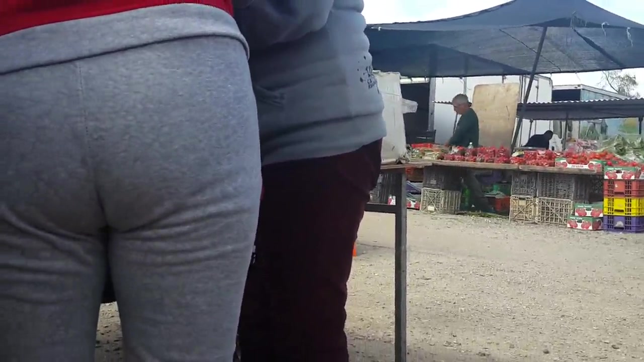 Sexy ass on the market.