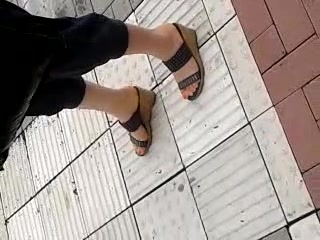 Public Feet 81