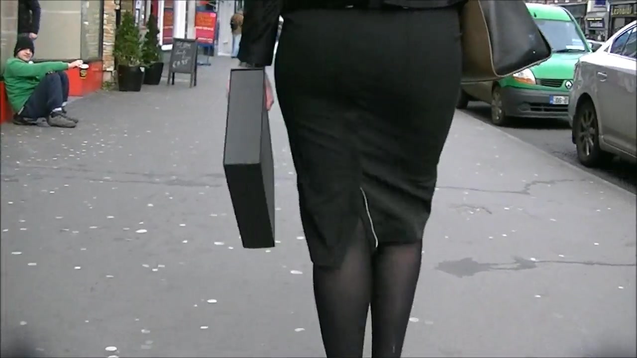 Candid big ass in tight business skirt