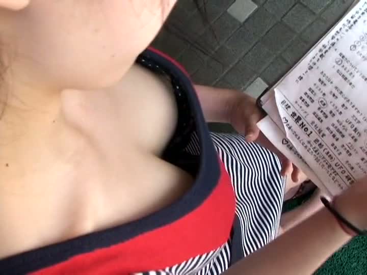Voyeur downblouse video catches a hard Asian nipple