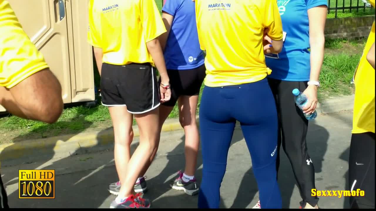 Candid video of well toned sports girls with asses in shorts