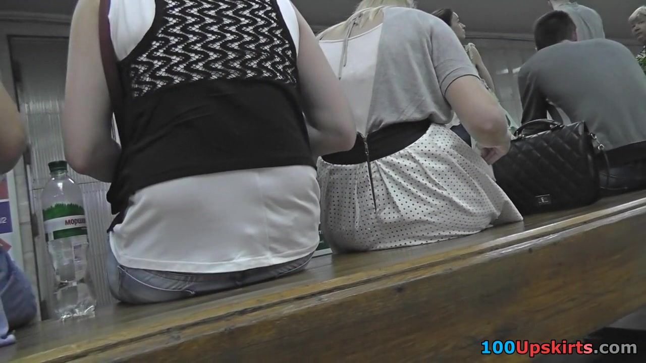 Flabby arse under a-line skirt in upskirt video