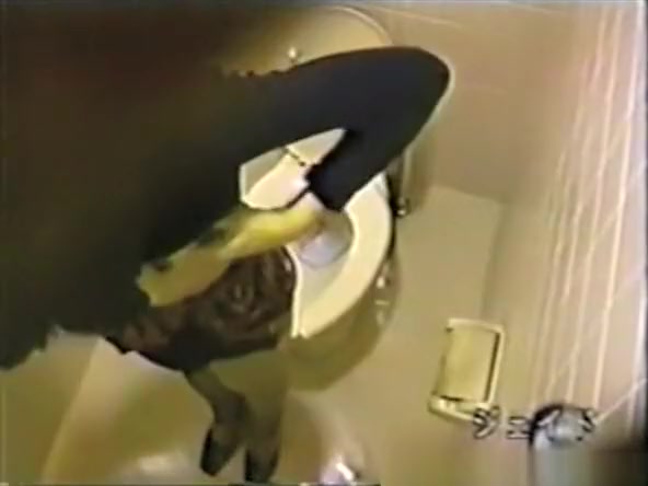 Horny Japanese girl masturbate in toilet