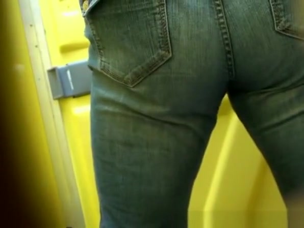 Nice ass woman spied in portable toilet pissing