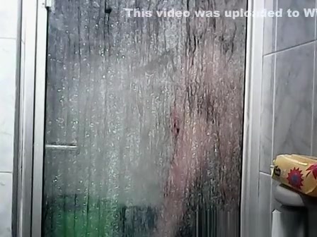 Hidden colombian gf in shower