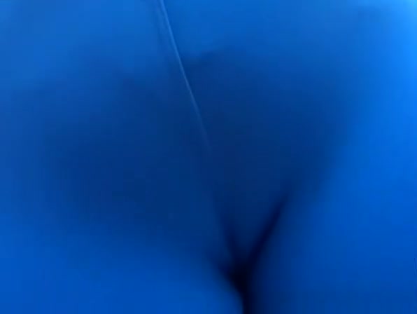 Fat pussy cameltoe in tight blue pants