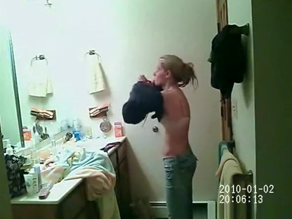 Tight body chick spied in bathroom changing