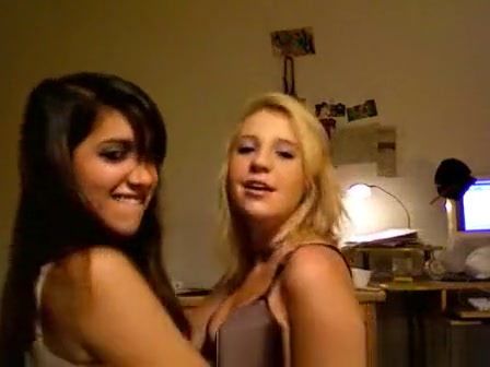 Lesbian girls kissing