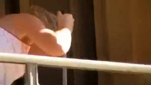 Hot balcony spy (no panties)