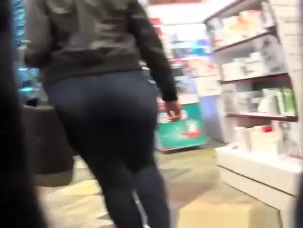 Big ass chick in tight jeans pants