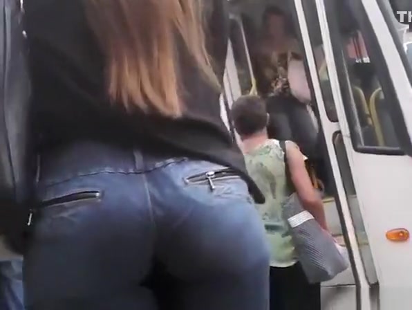 Hot round ass chick in tight jeans pants