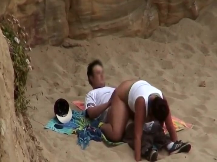 Bouncy ass looks hypnotizing on a beach