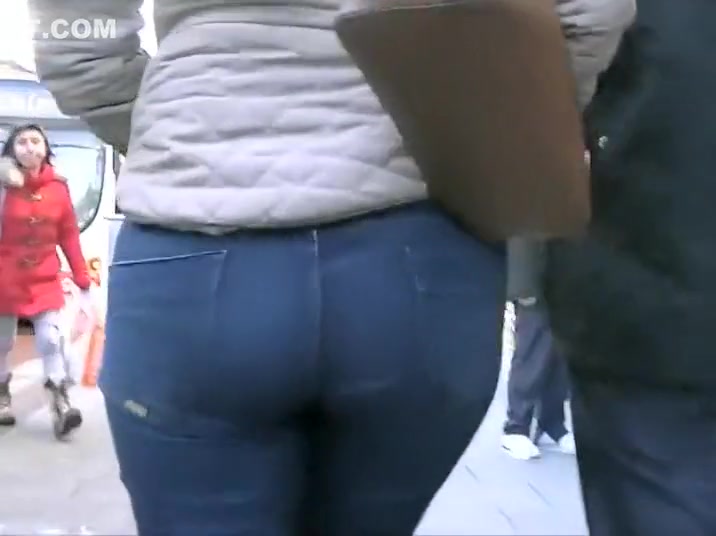 Tight ass that looks very spankable