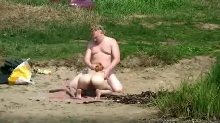 Naked blonde was enjoying a swim