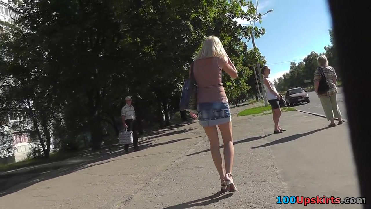 Spruce blond in street upskirt movie