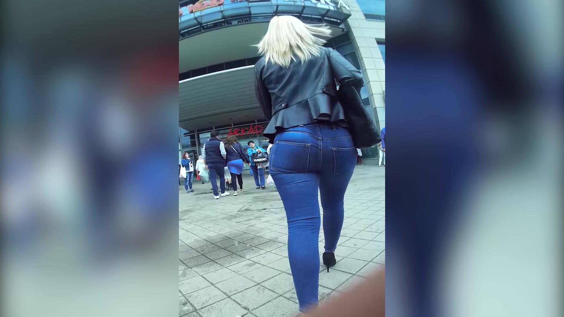 bubble jeans ass shopping