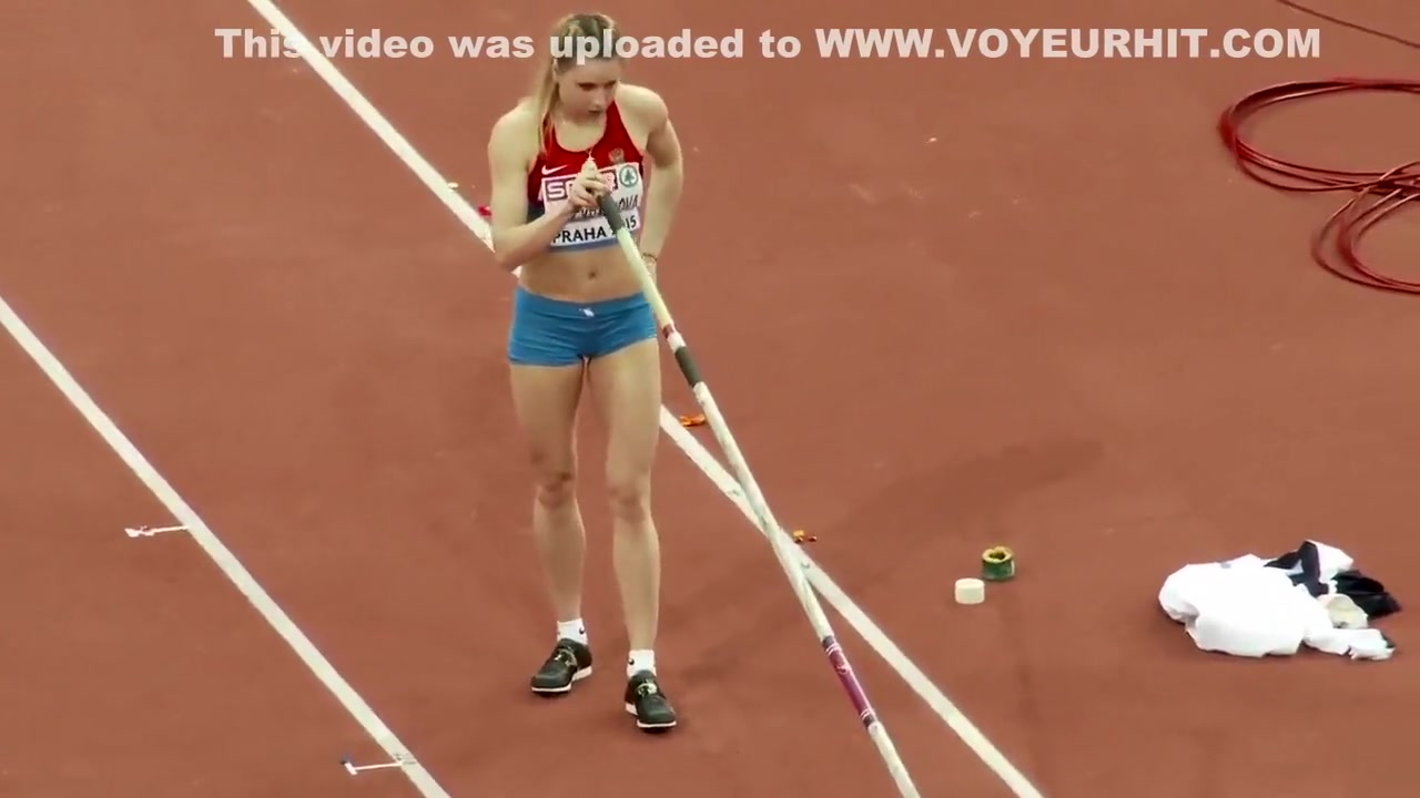 Pole vaulter with a nice butt competes in an event