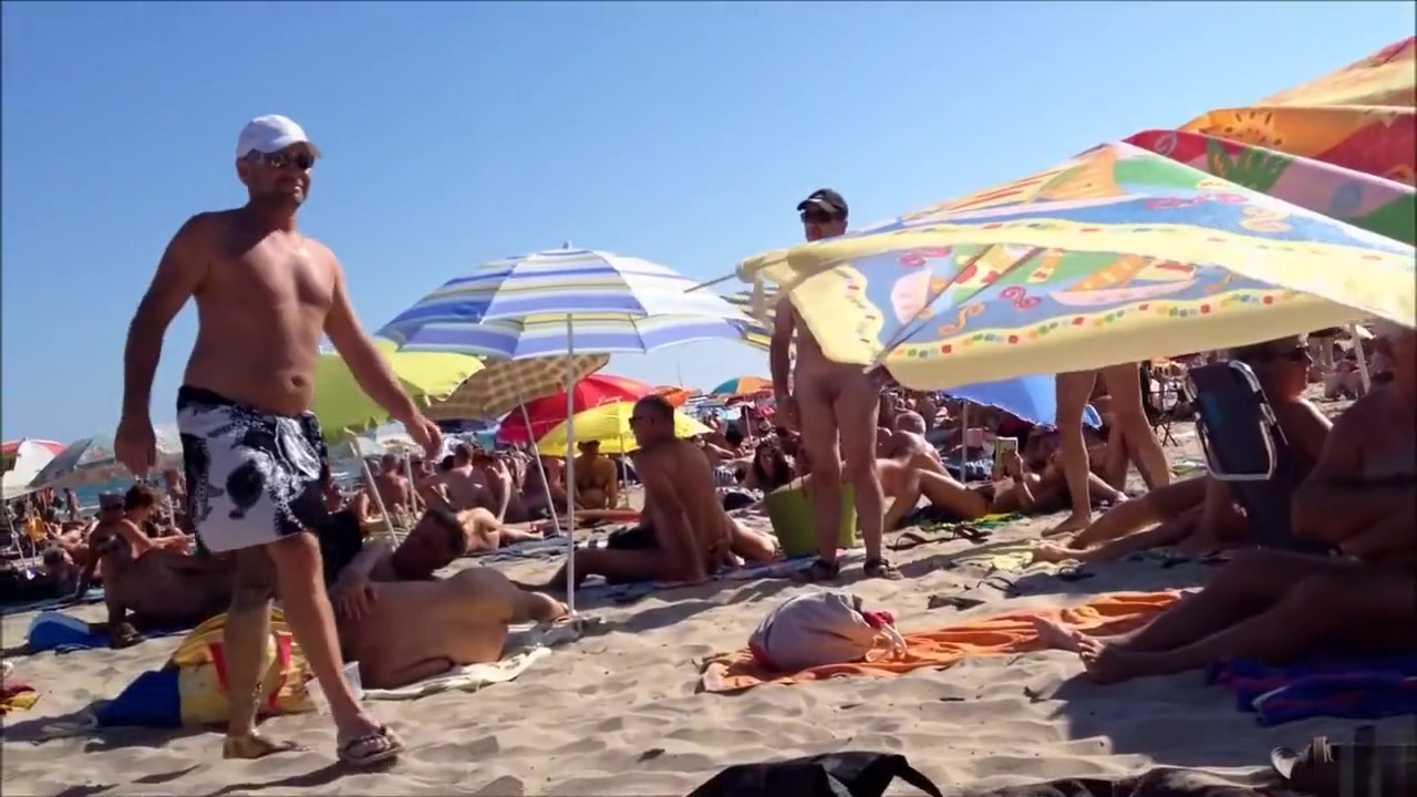 Kinky hidden cam moments at the Cap d'Agde beach while in vacation