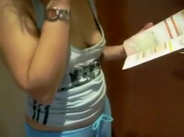 Amateur flashes her nipple at the delivery man