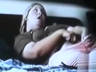 Fat chick rubs her clit furiously