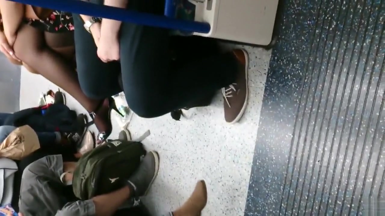 Man feels aroused when capturing lady's legs in the metro