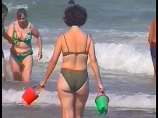 candid beach compilation 4