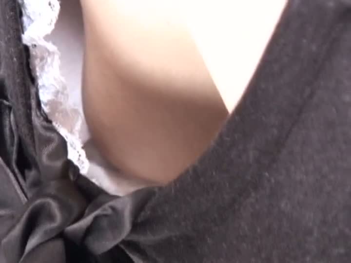 Free japanese downblouse as slut is showing her tits