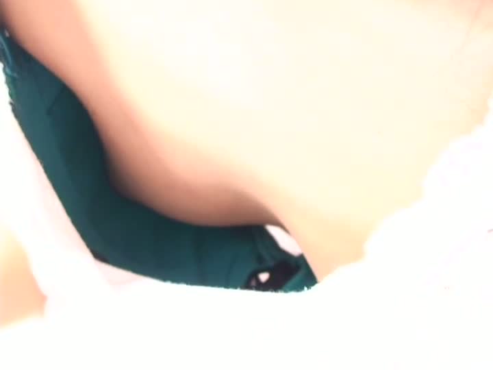 A compelling downblouse vid of an Asian rack