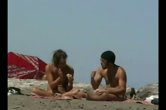 Gorgeous amateur nudists on hidden beach cam