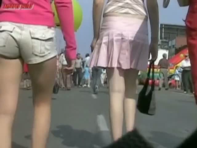 Long leg model in shorts voyeur street candid video download