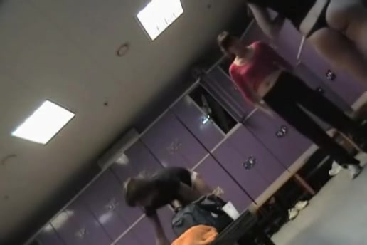 Changing room spy cam shoots fems that came to the gym