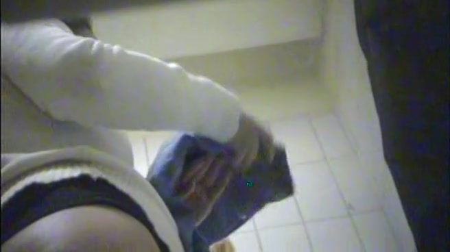 Exciting mature ass spied by changing room spy camera