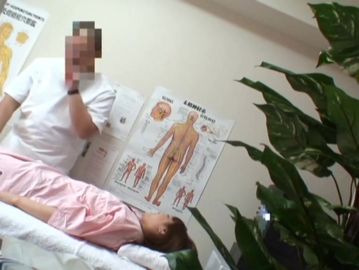 Massage spy cam shoots dirty man exploring Asian pussy