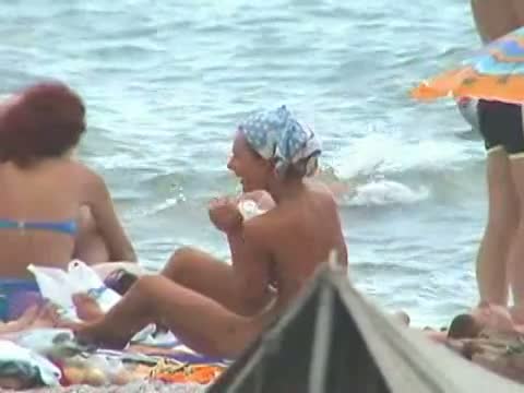 buxom topless beach candid - 